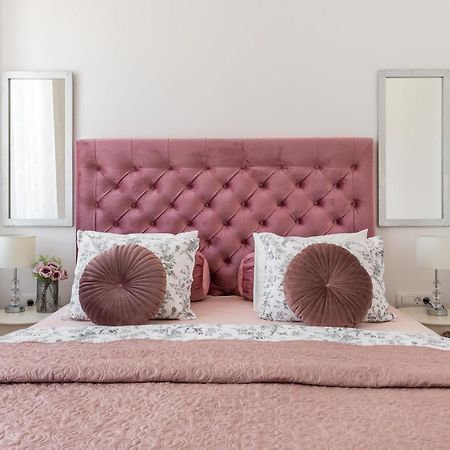 Romantic Apartment With Balcony Split Bagian luar foto