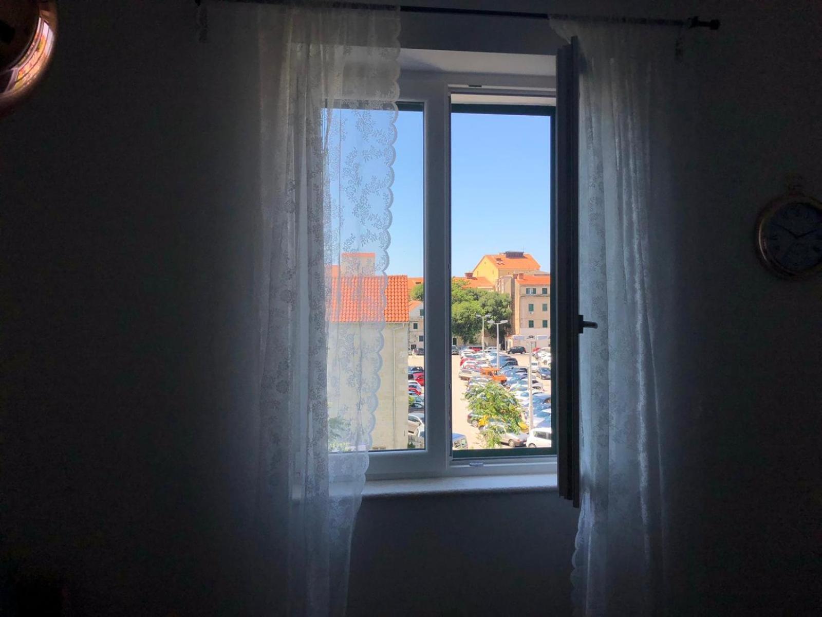Romantic Apartment With Balcony Split Bagian luar foto